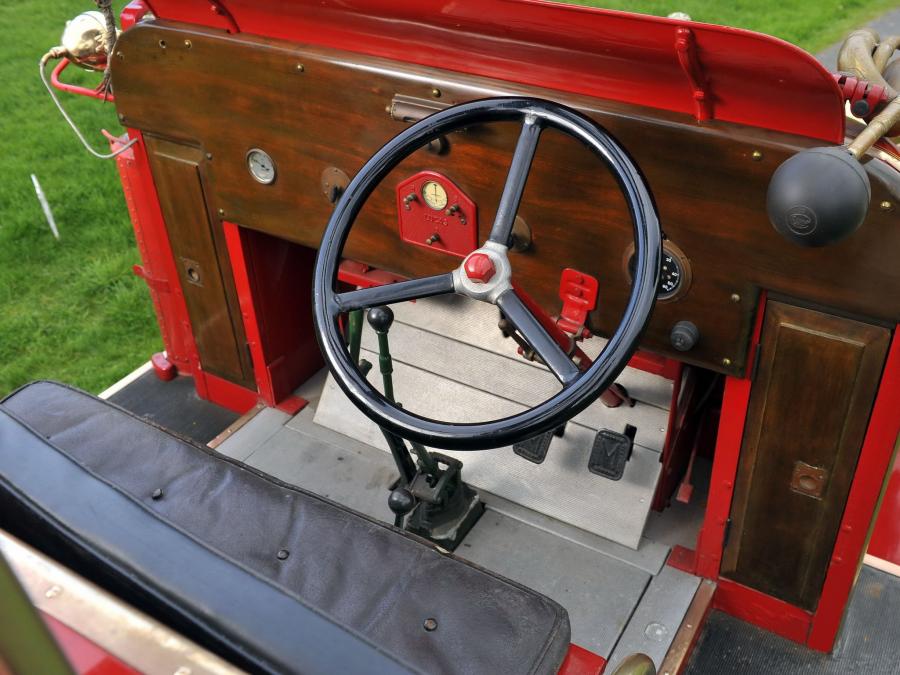 Торпедо Morris Commercial Fire Engine 1926 года  (фото 7 из 8)